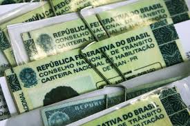 Resolução prorroga prazos de validade da CNH e de certificados de cursos especializados